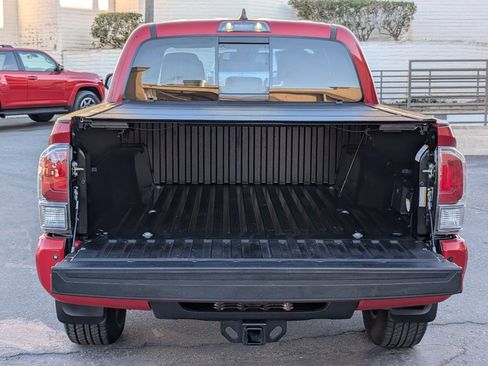 Used 2020 Toyota Tacoma SR5 image 9