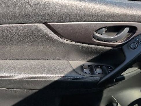 Used 2020 Nissan Rogue Sport S w/ Appearance Package image 12