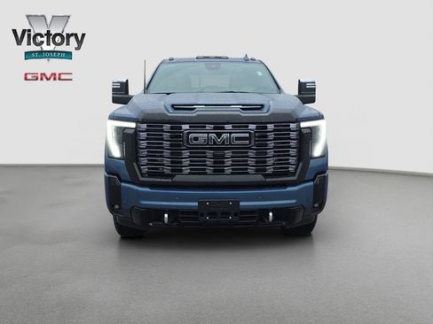 New 2026 GMC Sierra 2500 Denali Ultimate AWD/4WD image 2