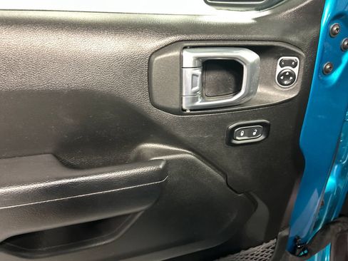 Used 2024 Jeep Wrangler Unlimited AWD/4WD image 14