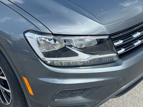 Used 2021 Volkswagen Tiguan SE w/ Panoramic Sunroof Package FWD image 34