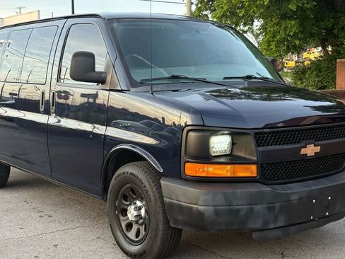 Used 2013 Chevrolet Express 1500 w/ Power Package image 7