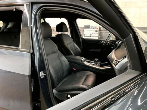 Used 2022 BMW X5 M50i w/ Executive Package AWD/4WD image 9