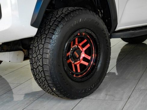 Used 2018 Toyota Tacoma TRD Off-Road w/ Technology Package AWD/4WD image 66