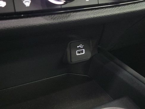 Certified 2025 Honda HR-V Sport image 31