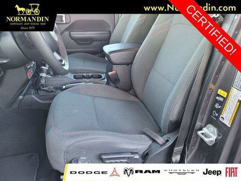Certified 2025 Jeep Wrangler Unlimited Rubicon AWD/4WD image 16