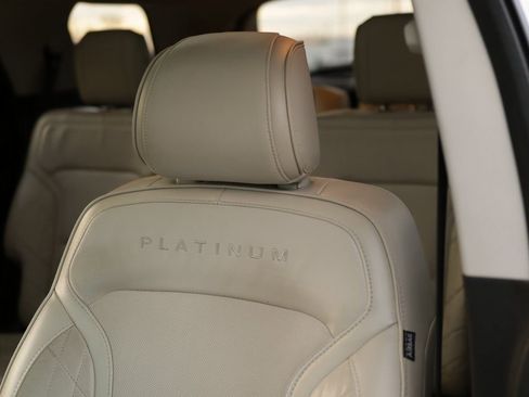 Used 2017 Ford Explorer Platinum image 24