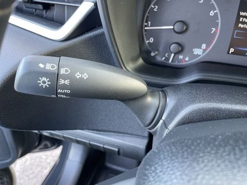 Used 2025 Toyota Corolla SE image 31