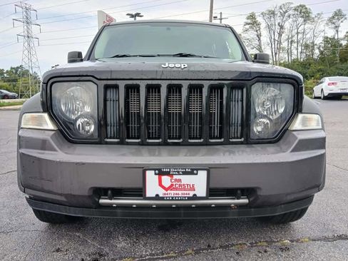 Used 2011 Jeep Liberty Renegade image 2