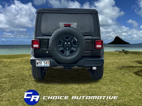 Used 2018 Jeep Wrangler Unlimited Sport image 7