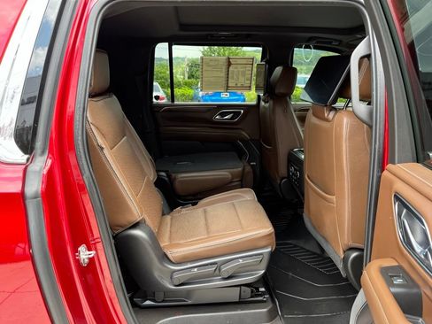 Used 2021 Chevrolet Suburban High Country AWD/4WD image 24