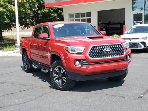Used 2019 Toyota Tacoma TRD Sport AWD/4WD image 32