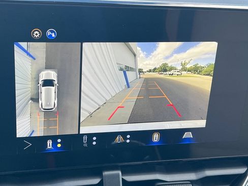 New 2026 Chevrolet Equinox ACTIV w/ Safety and Technology Package AWD/4WD image 17
