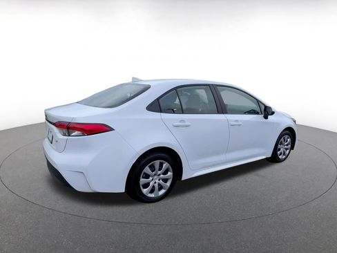 Used 2025 Toyota Corolla LE image 14