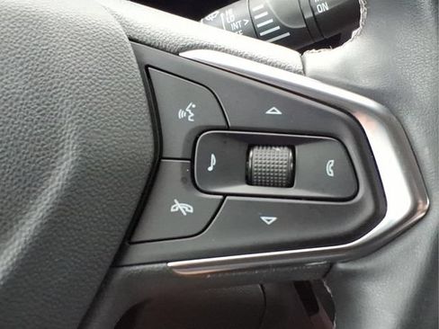 Used 2025 Chevrolet Trax ACTIV w/ Driver Confidence Package FWD image 28