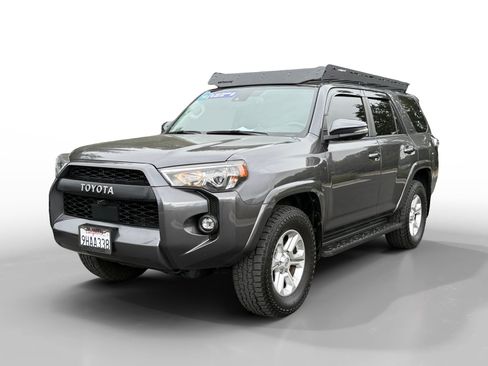 Used 2023 Toyota 4Runner SR5 Premium w/ Moonroof Package AWD/4WD image 1