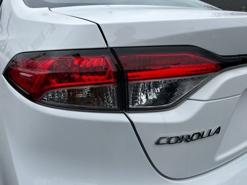 Certified 2025 Toyota Corolla LE image 10