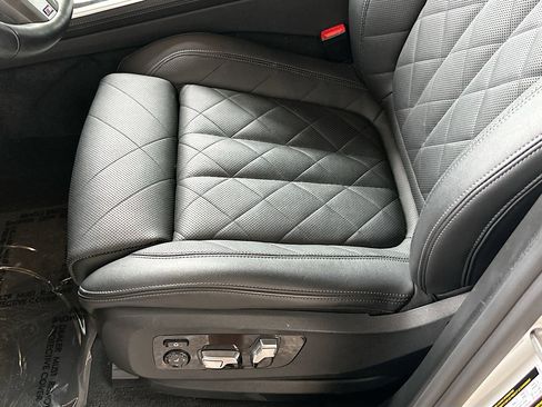 Certified 2023 BMW X7 xDrive40i w/ M Sport Package image 19