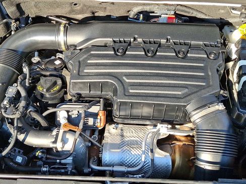 Certified 2023 Jeep Renegade Latitude w/ Sun & Fun Group image 30