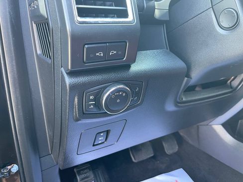 Used 2016 Ford F150 Lariat w/ Equipment Group 502A Luxury AWD/4WD image 22