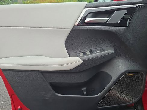 New 2025 Mitsubishi Outlander SE image 12