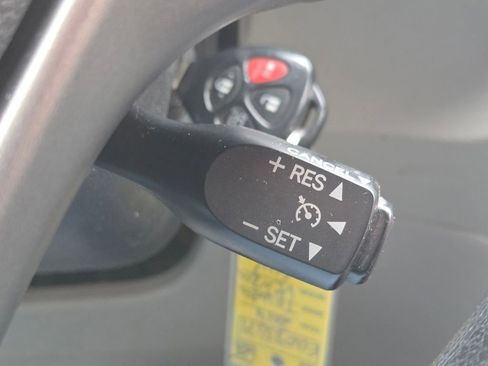Used 2014 Toyota Venza LE w/ LE Convenience Package FWD image 9