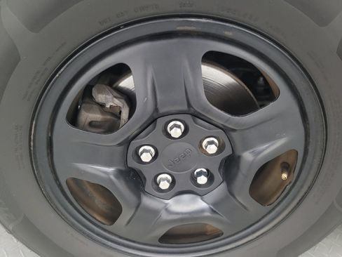 Used 2019 Jeep Renegade Sport image 31