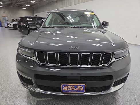 Used 2022 Jeep Grand Cherokee L Limited w/ Trailer Tow Group (B) AWD/4WD image 2