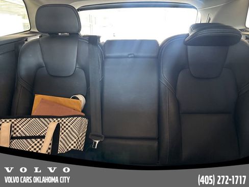 Used 2024 Volvo XC60 B5 Ultimate w/ Protection Package Premier image 9