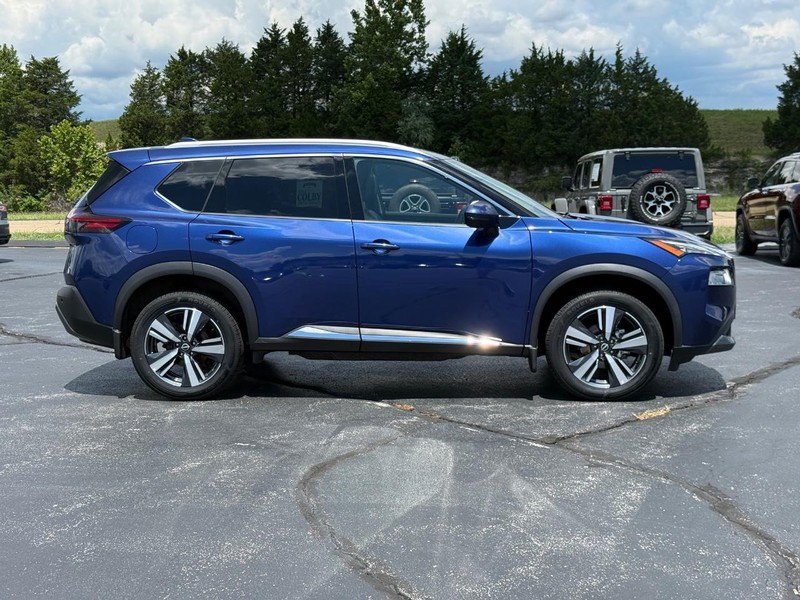 Used 2023 Nissan Rogue SL AWD/4WD image 2