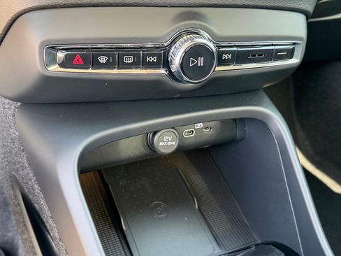 New 2026 Volvo XC40 B5 Plus w/ Protection Package Premier AWD/4WD image 15