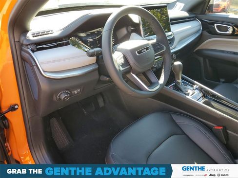 Used 2026 Jeep Compass Limited image 9