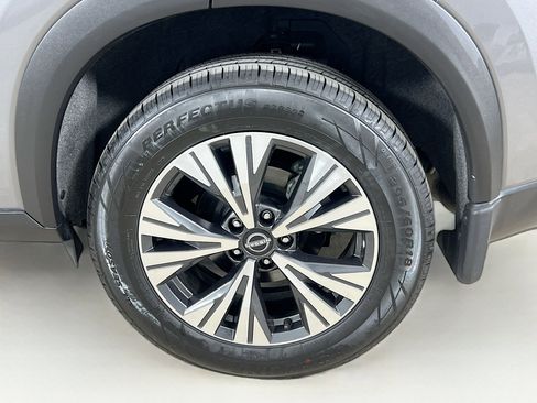 Used 2023 Nissan Rogue SV image 30