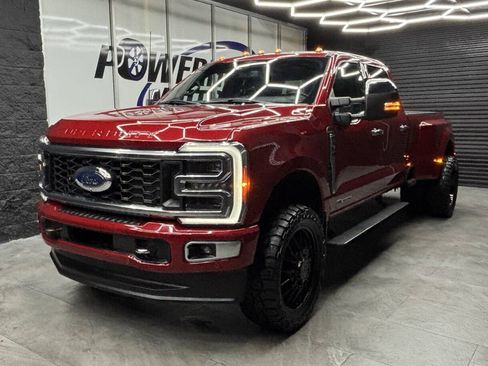 Used 2023 Ford F350 Platinum AWD/4WD image 3