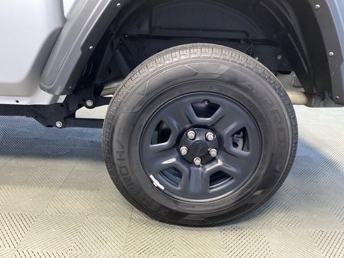 Certified 2022 Jeep Gladiator Sport image 31