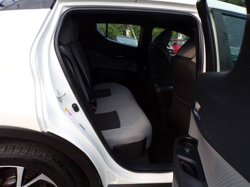 Used 2019 Toyota C-HR XLE FWD image 21