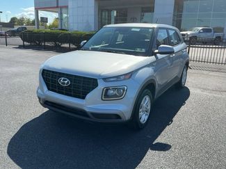 Certified 2023 Hyundai Venue SE image 1