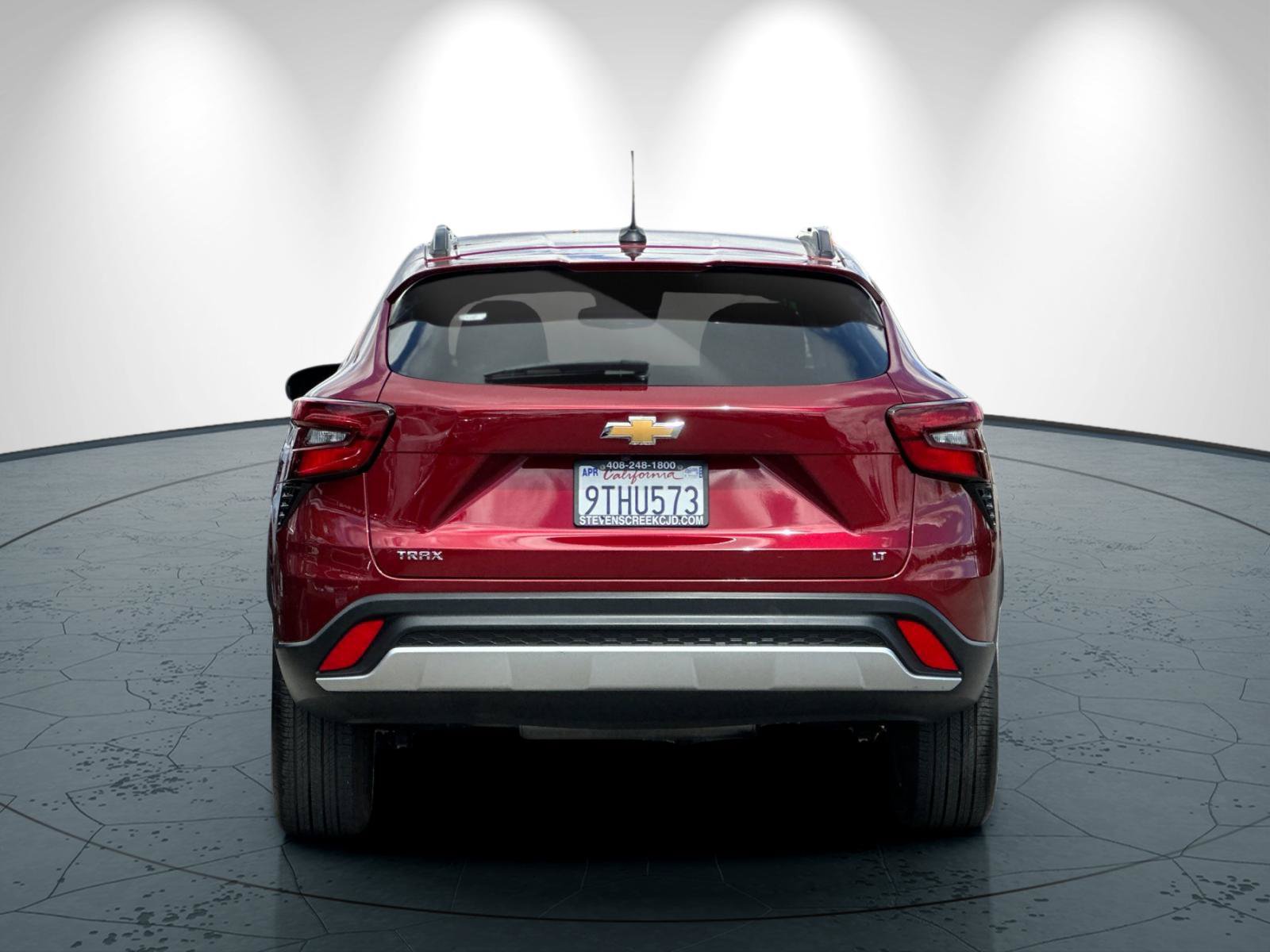 Used 2025 Chevrolet Trax LT w/ LT Convenience Package FWD image 5