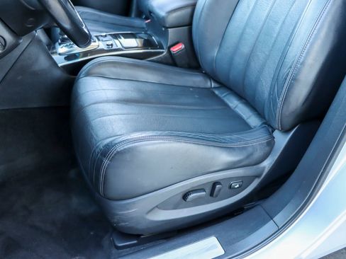 Used 2017 INFINITI QX70 3.7 w/ Premium Package image 12