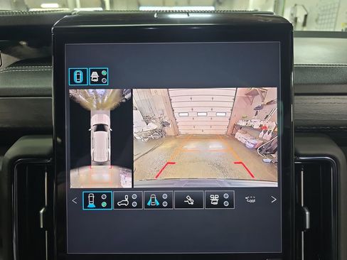 New 2026 GMC Yukon AT4 Ultimate w/ LPO, Floor Liner Package image 24