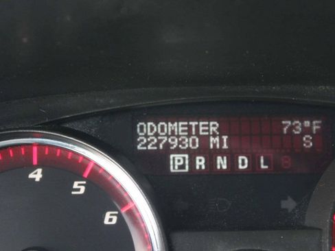 Used 2009 GMC Acadia SLT AWD/4WD image 10