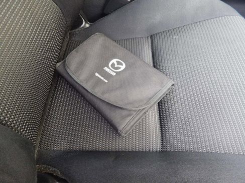 Used 2013 MAZDA MAZDA3 i Sport image 22