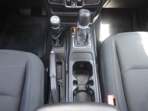 Used 2022 Jeep Gladiator Mojave AWD/4WD image 21
