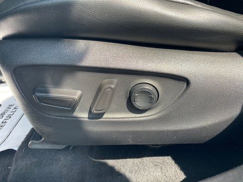 Used 2020 Toyota Highlander XLE FWD image 12