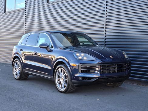 New 2026 Porsche Cayenne AWD/4WD image 9