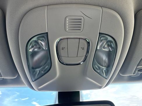 Used 2018 Jeep Compass Sport w/ Tech Group FWD image 31