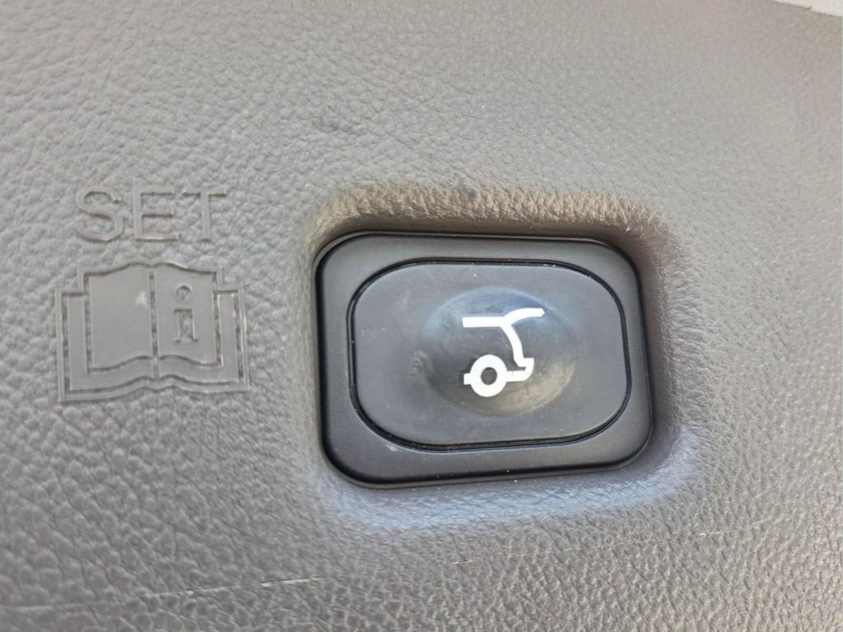 Used 2023 Lincoln Nautilus AWD w/ Premium Package image 17