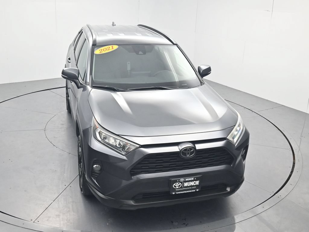 Used 2021 Toyota RAV4 XLE AWD/4WD image 40