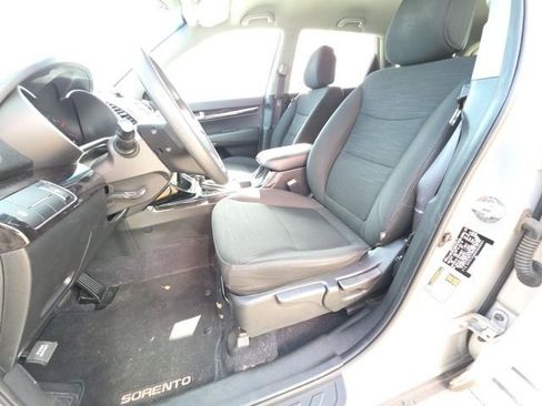 Used 2014 Kia Sorento LX image 13