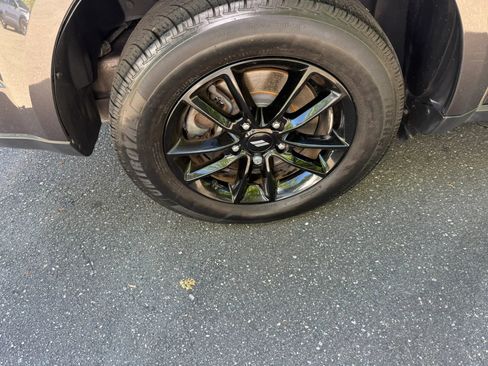 Used 2019 Dodge Journey SE FWD image 12